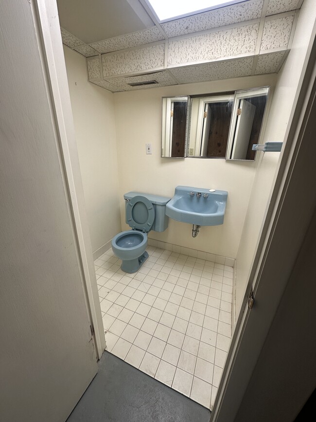 Building Photo - 6431 N 76th St