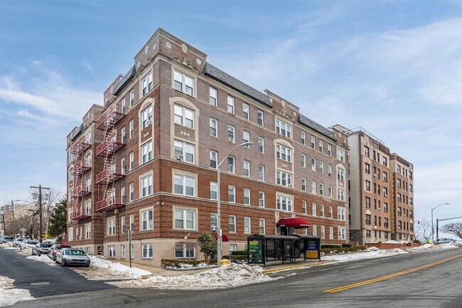 Building Photo - 6045 JFK Blvd E