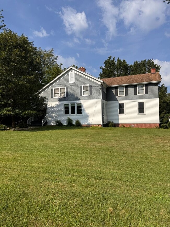Building Photo - 4 Bedroom || 3 Bathroom Home on 2 Acres