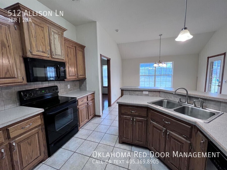 Building Photo - 512 Allison Ln