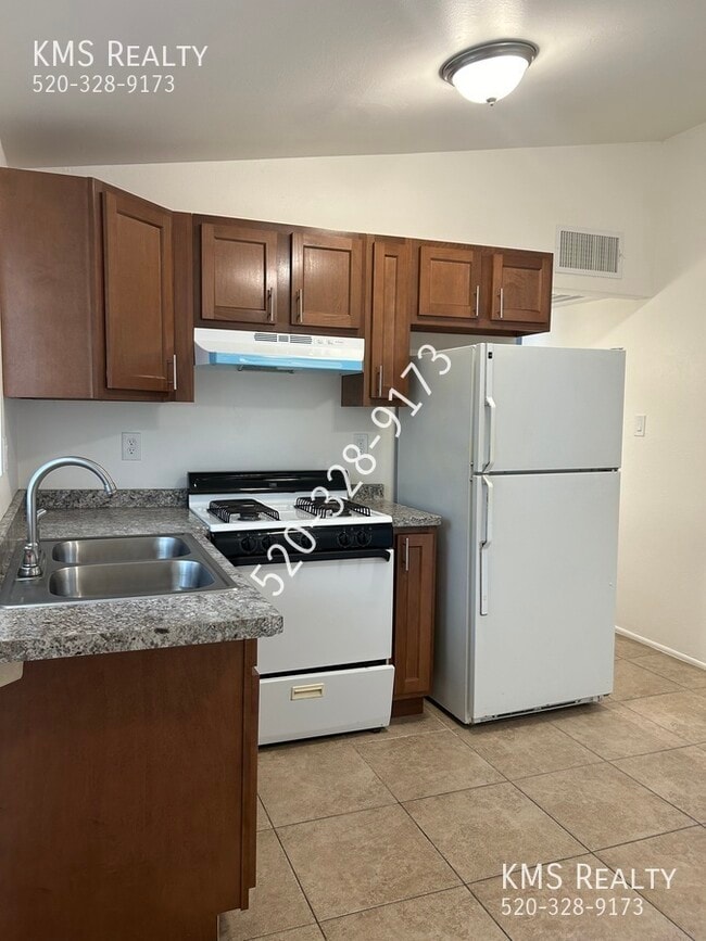 Building Photo - 5126 E Bellevue St