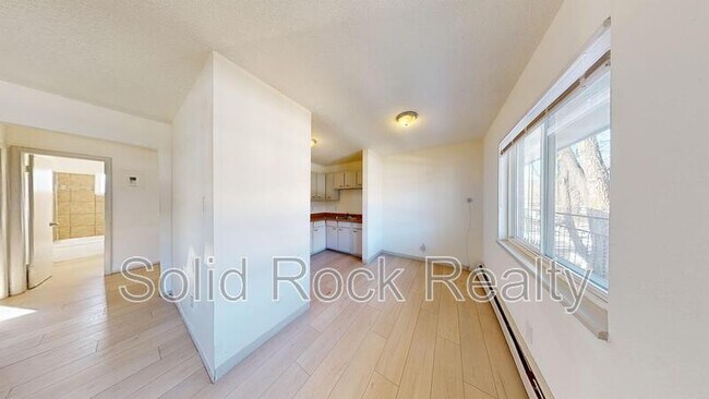 Building Photo - 1411 S Corona Ave