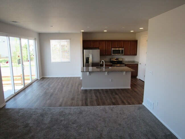 Building Photo - Corner lot home in Highly Desirable Reunion