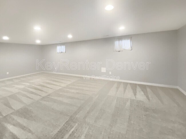 Building Photo - 6319 Iris Way