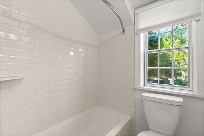 Building Photo - 3 Bed 3 Bath - Bethesda Colonial - Move-In...