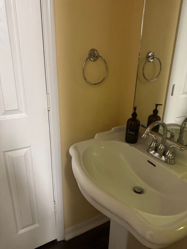 Building Photo - 3/2/2 Gated Community, Fenced Yard, Pool Access