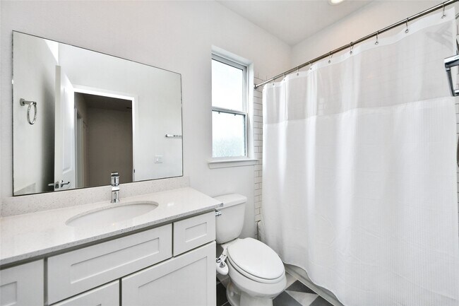 Building Photo - 1524 Ojeman Rd