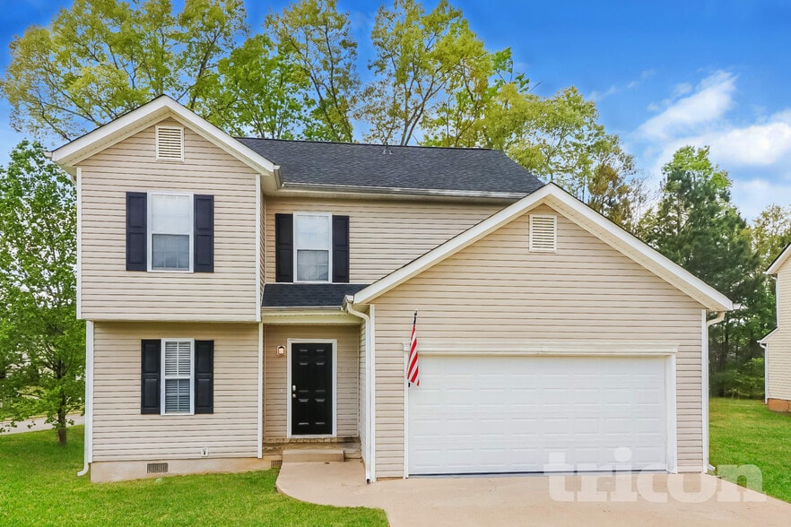 Primary Photo - 701 St Charles Ave