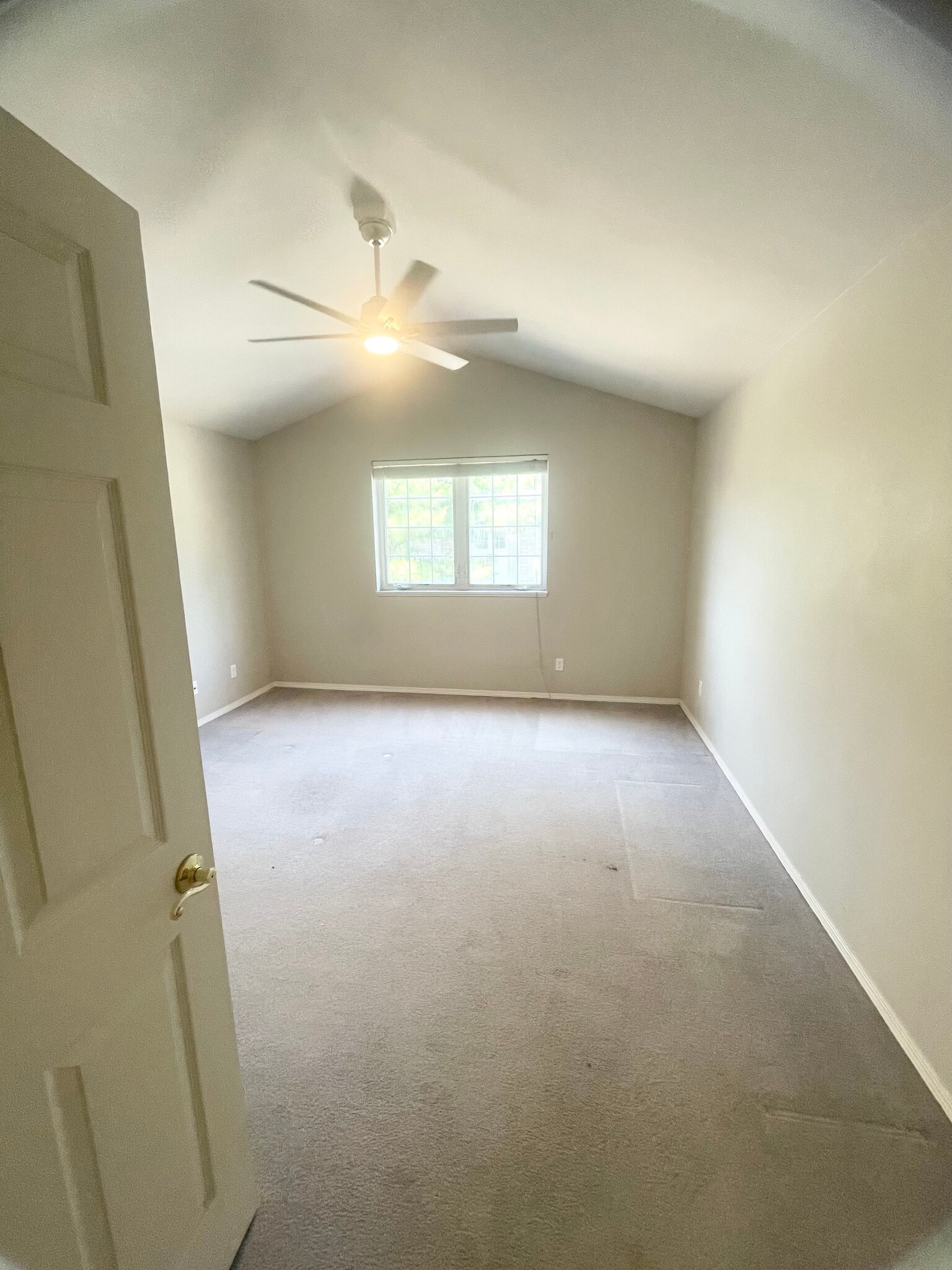 Building Photo - 2457 N Lynndale Dr