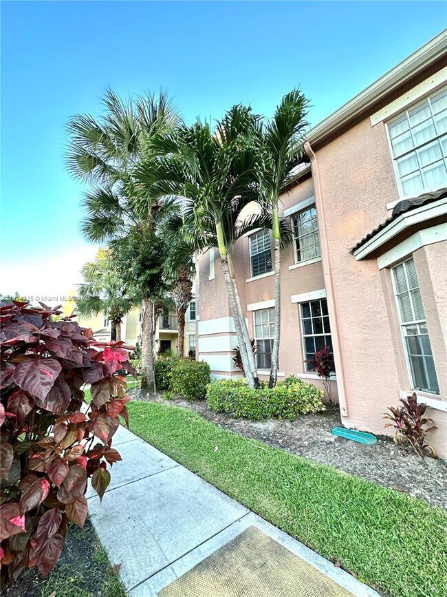 Building Photo - 1309 Belmont Pl