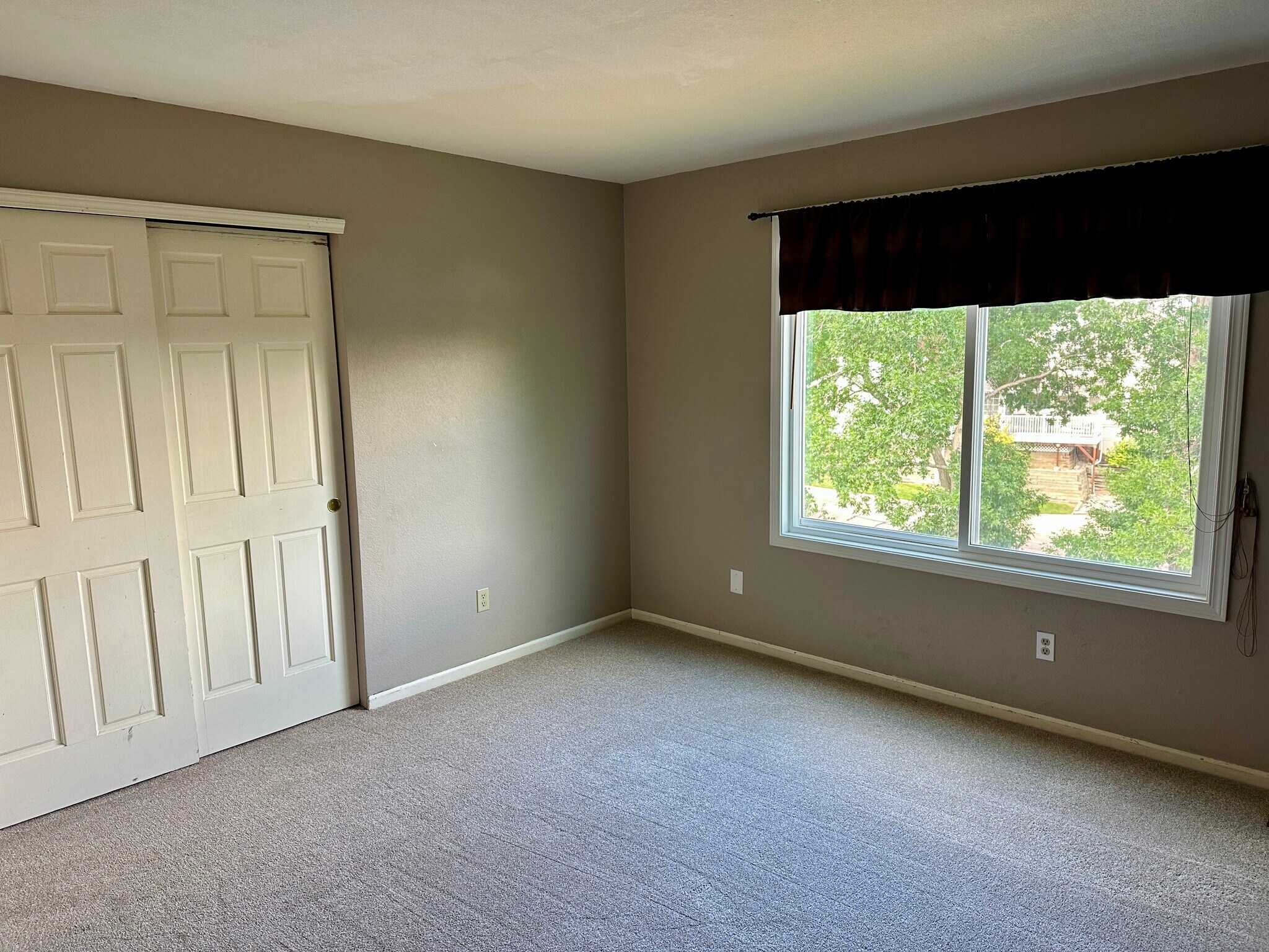 Upstairs Bedroom - 9402 Oakbrush Way