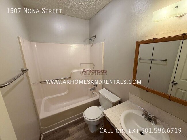 Building Photo - 1507 Nona St