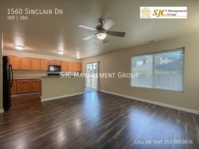 Building Photo - 1560 Sinclair Dr
