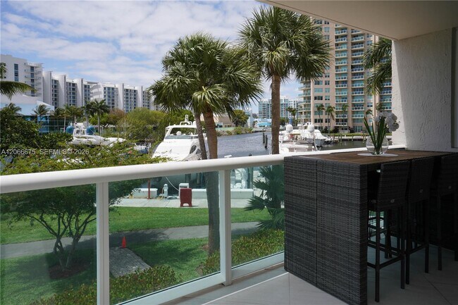 Building Photo - 3370 Hidden Bay Dr