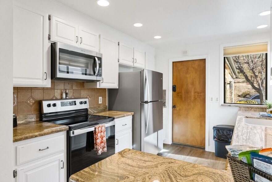 Building Photo - 1353 Coyote Rd
