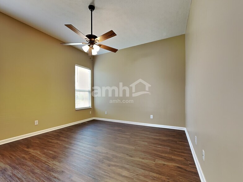 Building Photo - 4317 Aylesbury Dr