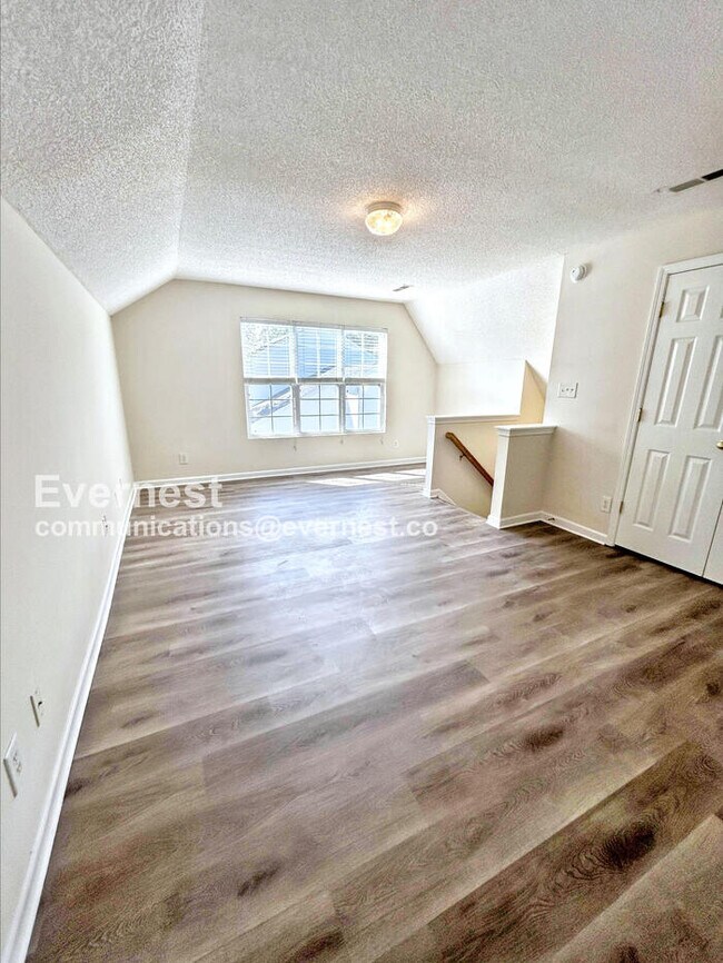 Building Photo - 1244 Scarlett Dr