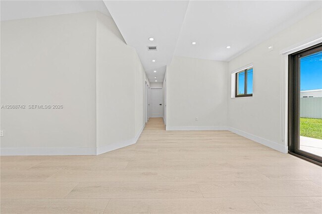Building Photo - 11300 SW 43rd St