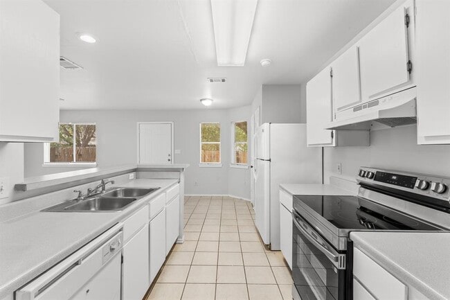 Building Photo - 840 Sagewood Trail