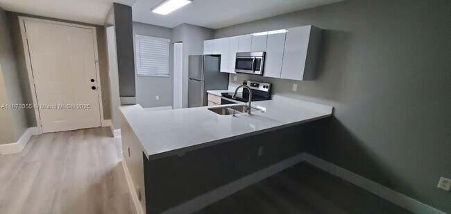 Building Photo - 9934 Nob Hill Ln