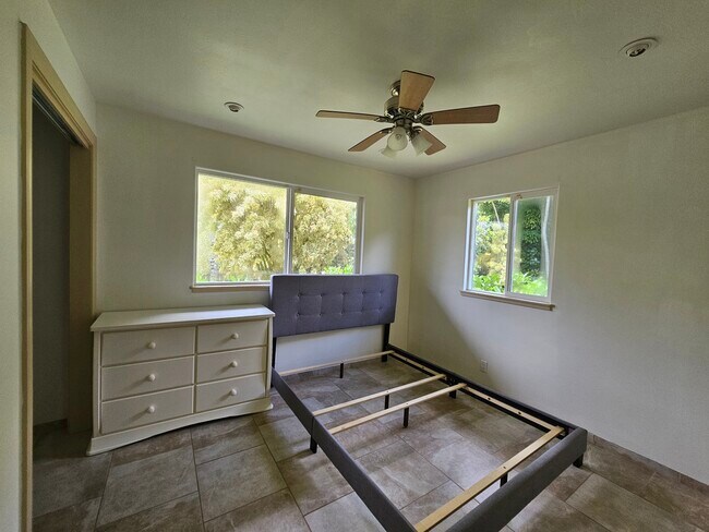 Building Photo - 15-1331-1331 24th Ave