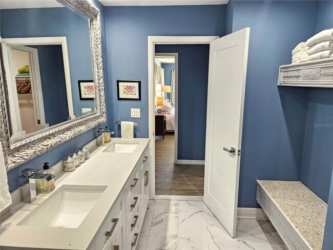 Building Photo - 2353 Bal Harbour Dr