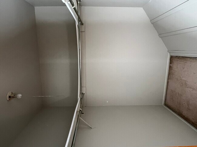 Building Photo - 727 Whitesail Dr