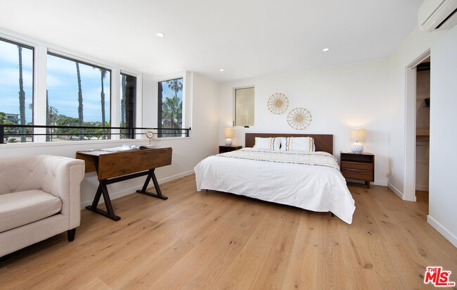 Building Photo - 6623 Esplanade