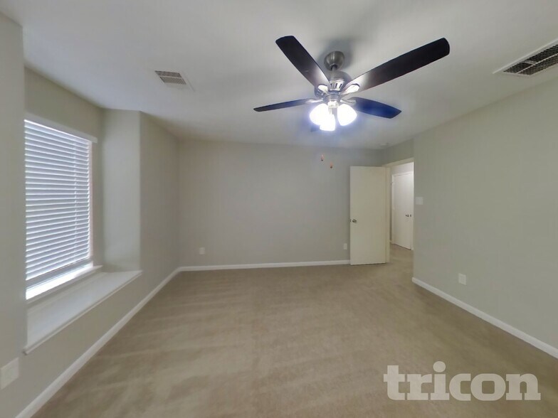 Building Photo - 21606 Dawn Timbers Ct