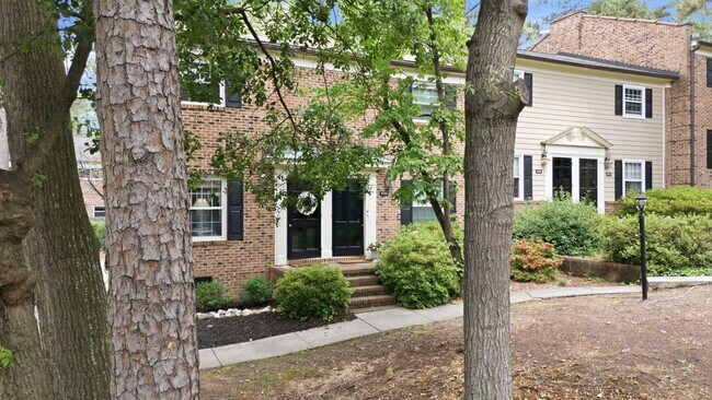 Building Photo - 3733 Yorktown Pl