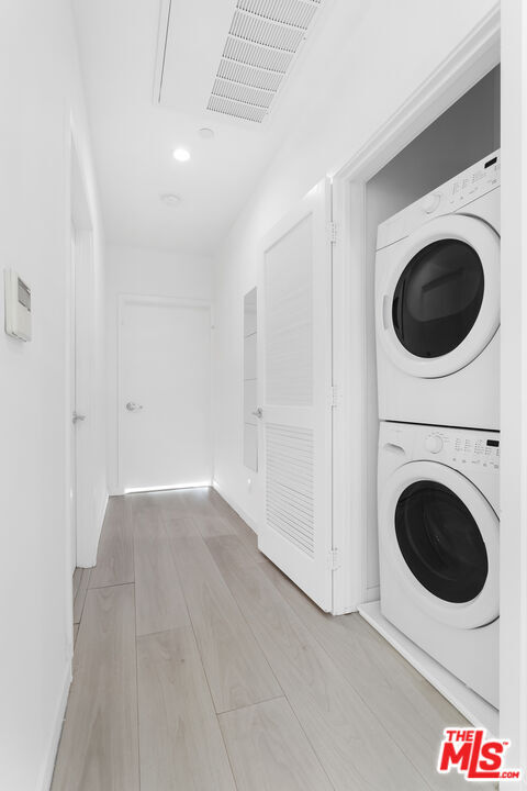 Building Photo - 1526 Armacost Ave