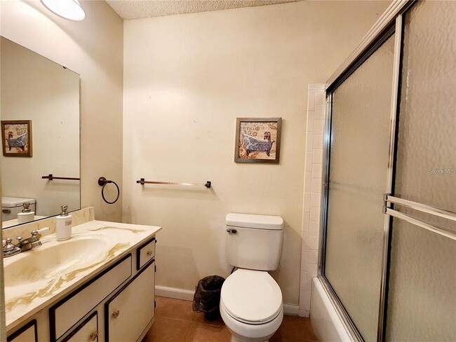 Building Photo - 552 Fairways Dr
