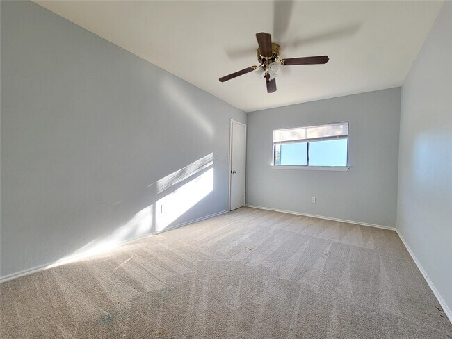 Building Photo - 809 Dogwood Trail
