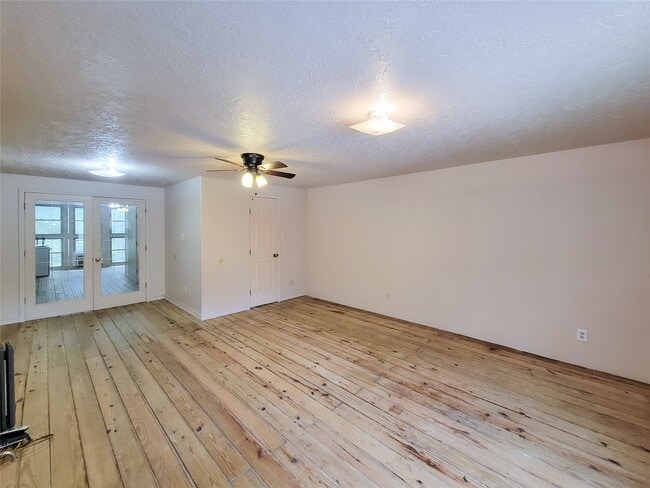 Building Photo - 13200 Young Sam Rd