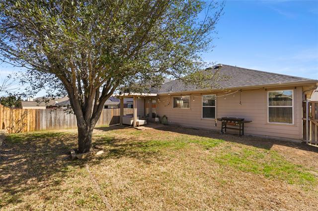 Building Photo - 2031 Lake Trail Dr
