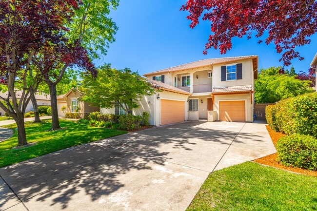 Primary Photo - Spacious Folsom Parkway Home Near The Back...