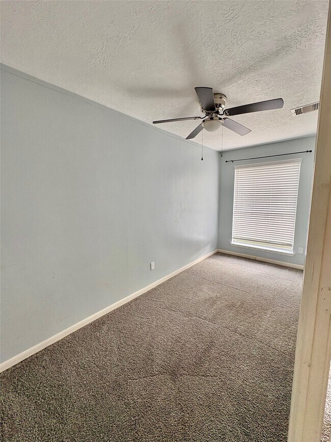 Building Photo - 6206 Paddle Wheel Dr