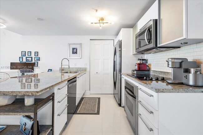 Building Photo - 185 SW 7th St