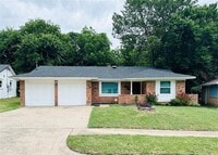Building Photo - 418 Falling Leaves Dr