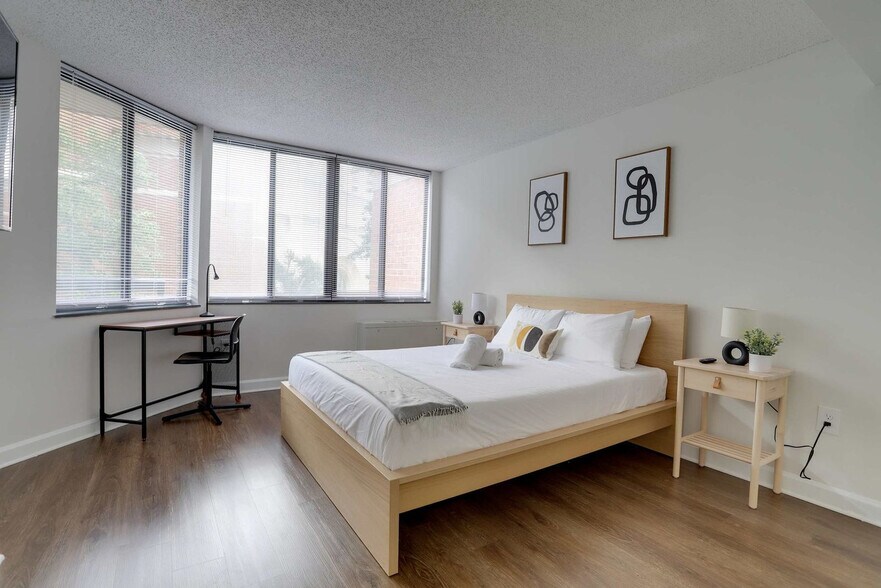 Building Photo - 801 15th St S