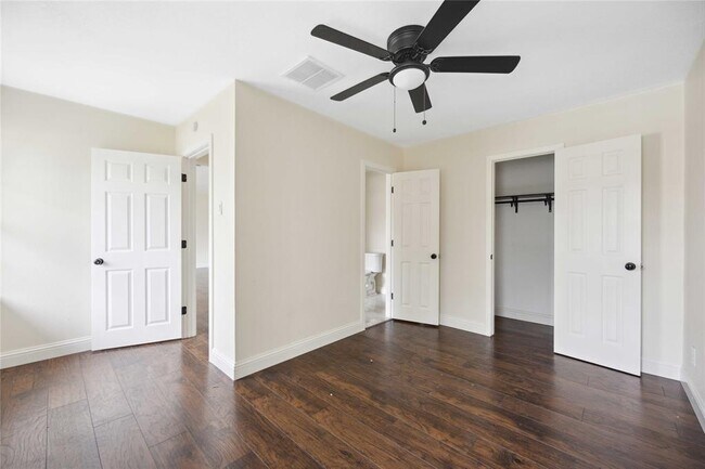 Building Photo - 3403 Linkwood Dr