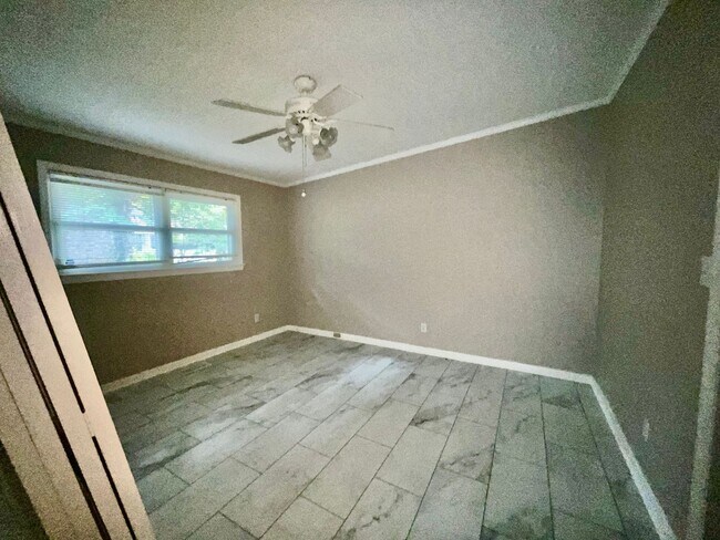Building Photo - 3202 Cluny Dr