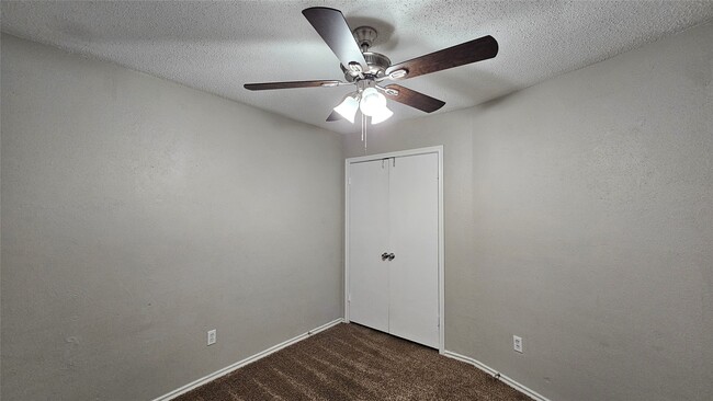 Building Photo - 3207 Lightstar Dr