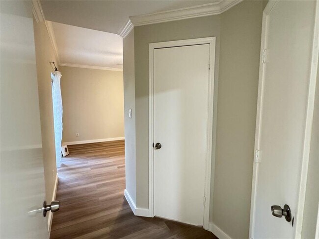 Building Photo - 6500 Harbor Town Dr