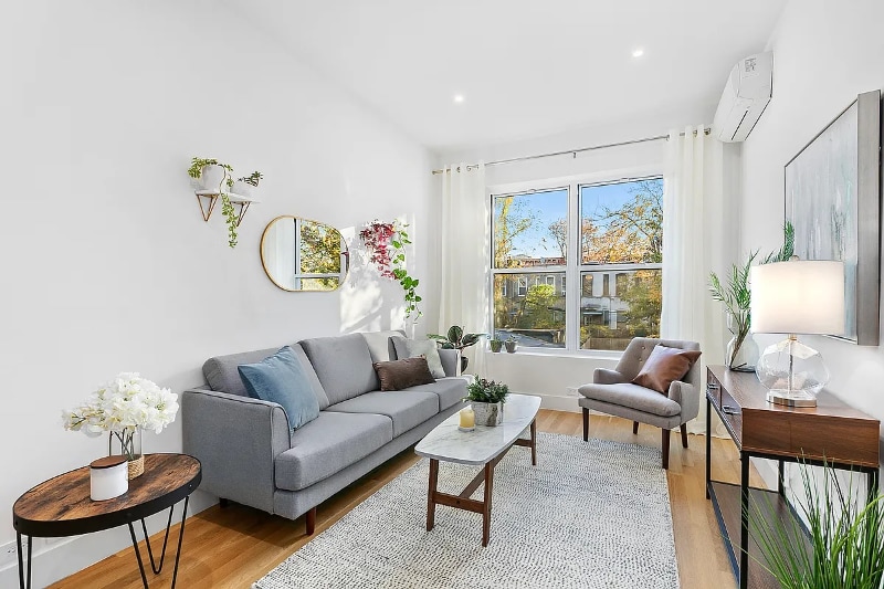 Primary Photo - 1296 Park Pl