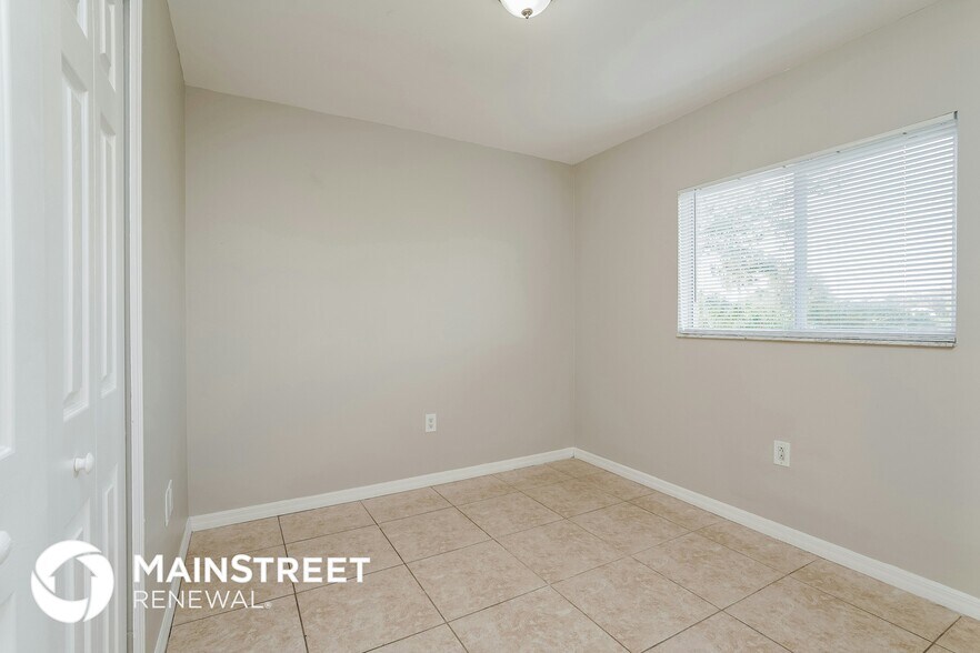 Building Photo - 3203 34th St SW