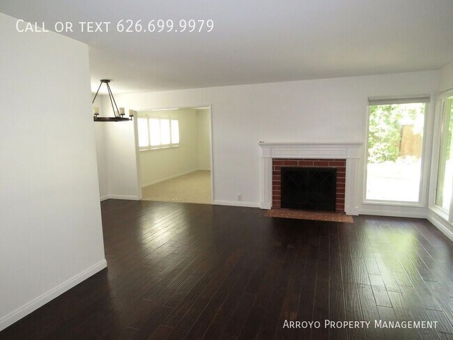 Building Photo - 1165 Leonard Ave