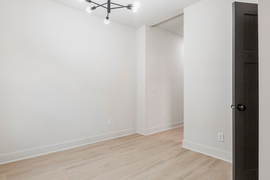 Building Photo - 614 Vincennes St
