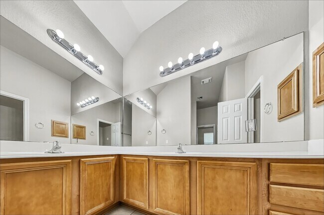 Building Photo - 1016 Brazos Ct