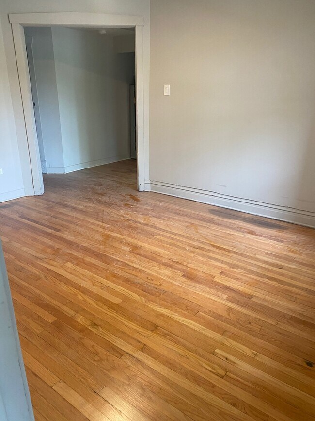 Building Photo - 5018 W 18th St